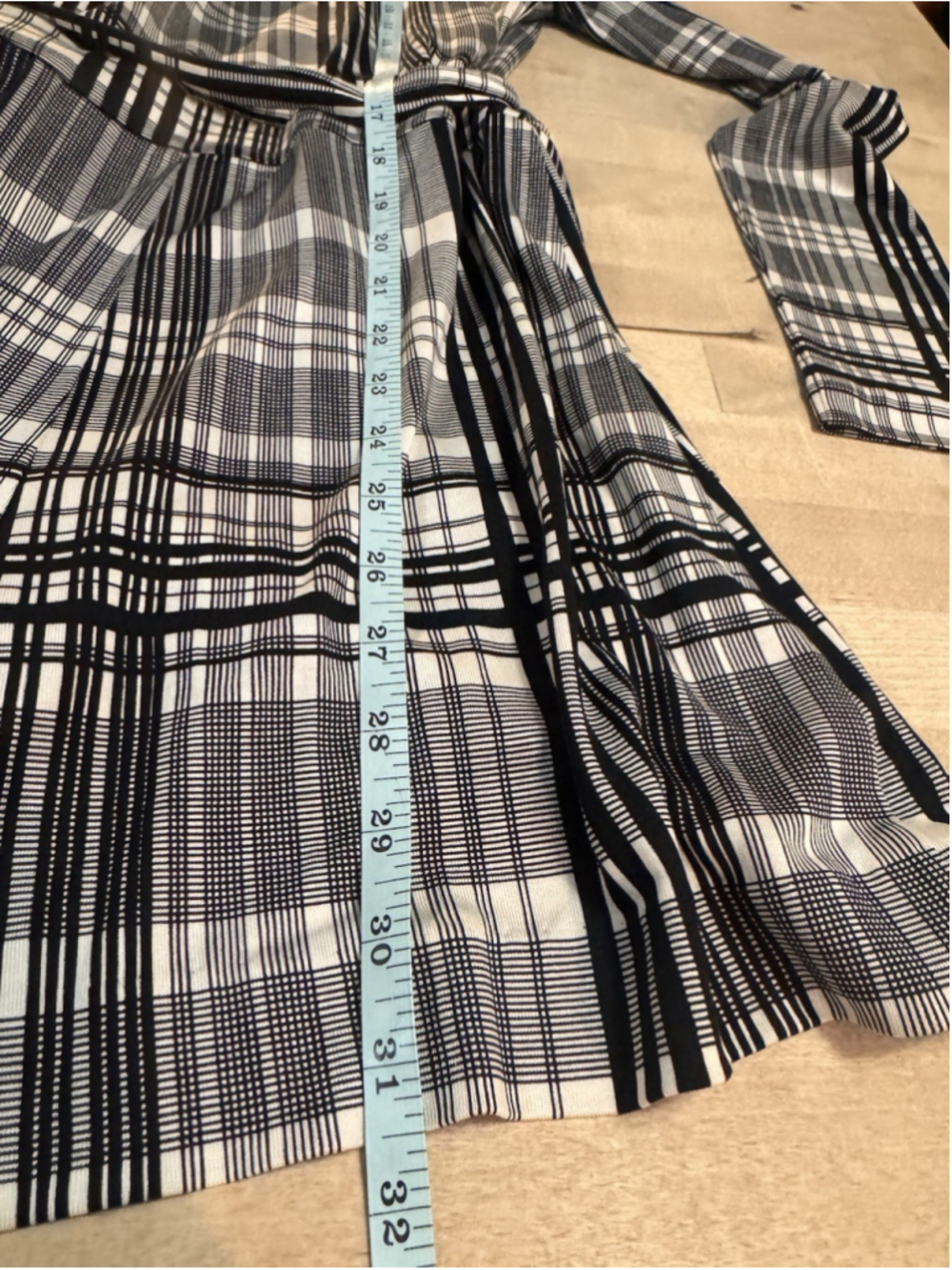 Diane Von Furstenberg Silk Wrap Black And White Plaid Romper Size 8 Classic - Picture 8 of 11